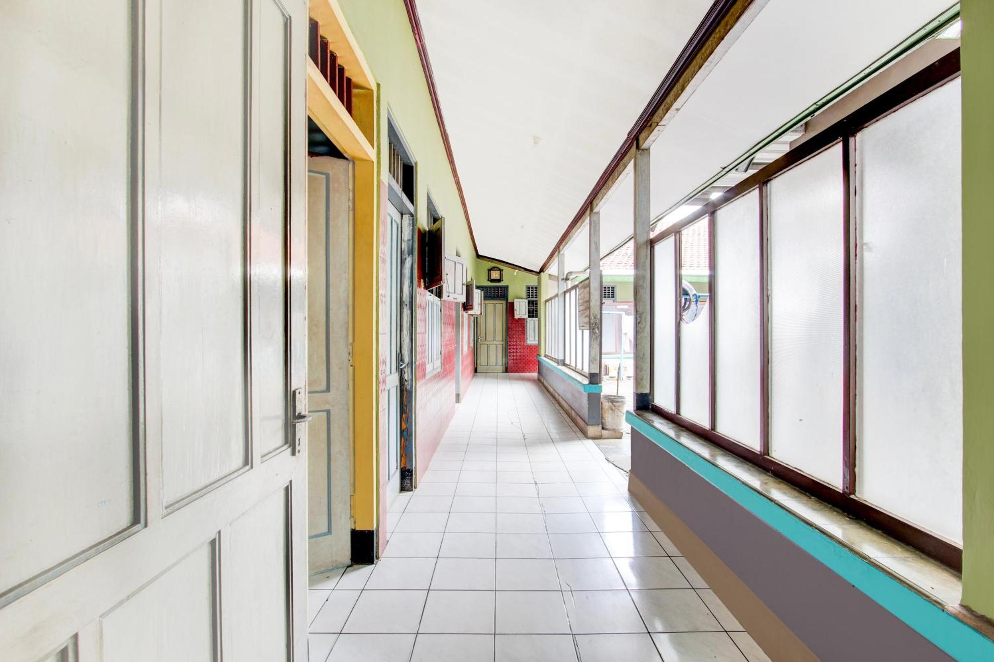 Spot On 94085 Hotel Agung Purwokerto Bagian luar foto