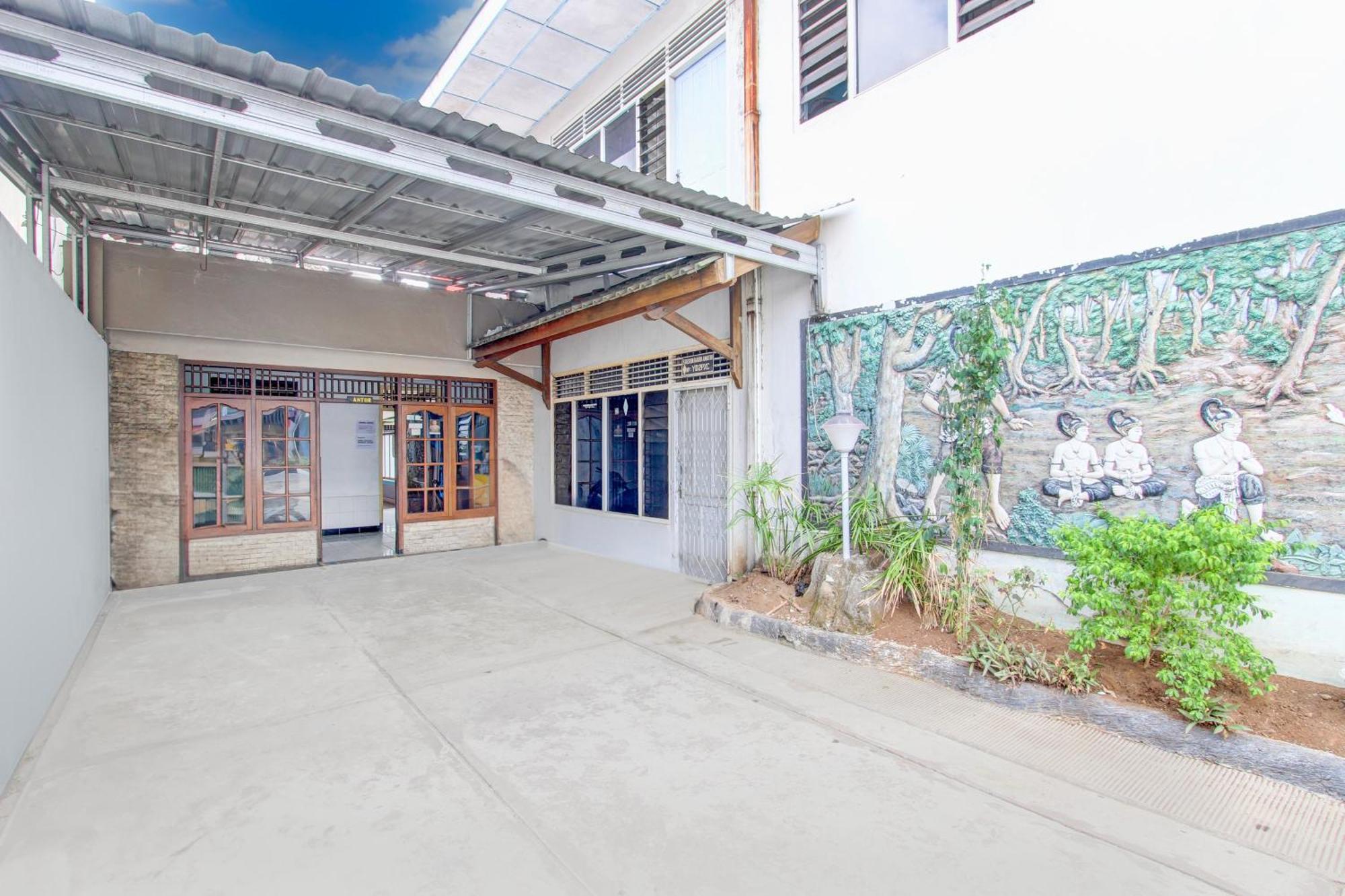 Spot On 94085 Hotel Agung Purwokerto Bagian luar foto